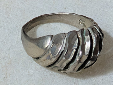 Vintage Sterling Silver Ribbed Swirl Dome Ring Size 5.25
